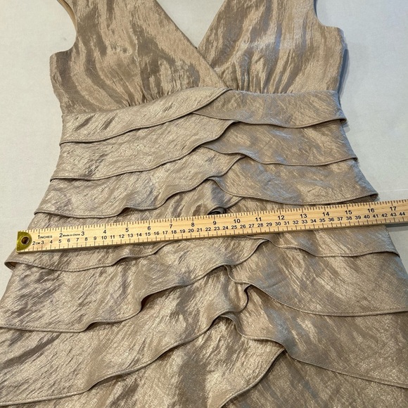 London Times tiered sleeveless cocktail‎ dress in champagne color size 6 - Picture 10 of 14